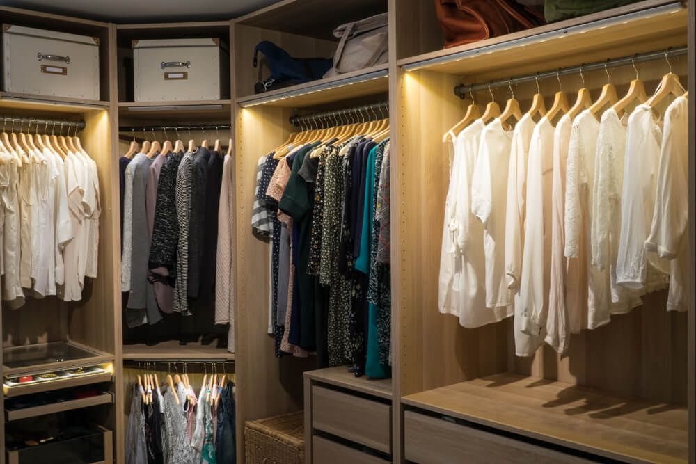undershelf lighting for closet organizers