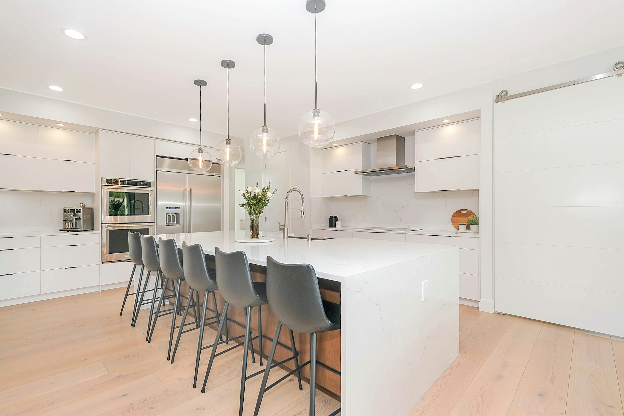 Functional kitchen design | Zac Gudakov / Unsplash