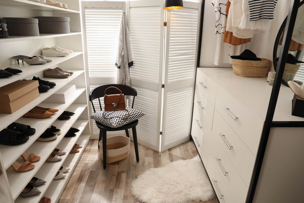 walk in closet storage